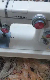 چرخ خیاطی ژانومه مدل ۸۰۲ در حدنو
