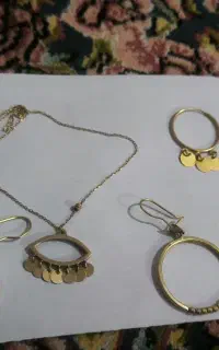 طلا وجواهرات