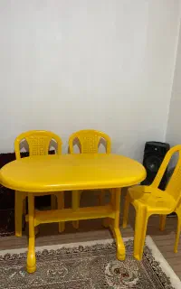میز چهار نفره پلاستیکی