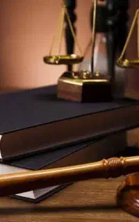 داوطلب آزمون کانون وکلا وکالت ۱۴۰۵
