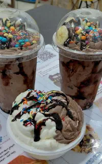 استخدام نیرو کارگراقا در بستنی فروشی