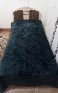 تخت نوجوان