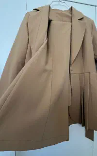 کت شلوار شیک +تعدادی مانتو شومیز