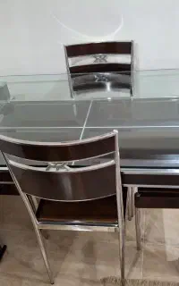 میز نهارخوری بسیار تمیزو با کیفیت و شیک در حد نو