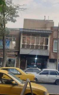 روی  خیابان  سیروس  روبروی  تامین اجتماعی .