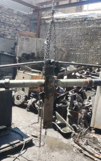 چرخ زیر تریلی