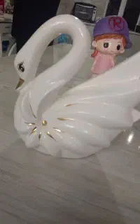 دوعدد مجسمه گوی ۳۵۰مجسمه دختر ۱۵۰تومن