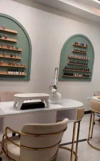 ناخن کار حرفه ای