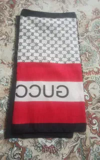 تعدادی شال وروسری در حدنو