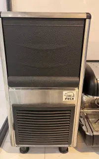 یخساز ۳۵ کیلویی برند pole