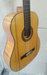 گیتار تمام چوب