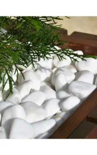 قلوه سنگ رنگی جهت دکور داخل مغازه و فضای بیرون