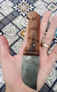یک چاقو فروشی