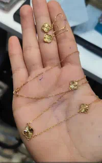 زیبا