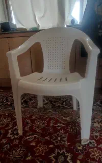 صندلی و ۴پایه