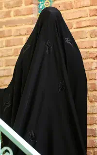 چادر گلدوزی شده