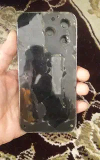 گوشی ایفون ۱۲ ، آل سی دی شکسته خاموش