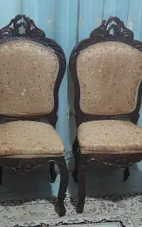 ۱۲ عدد صندلی