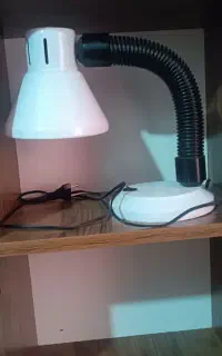 فروش یک عدد چراغ مطالعه
