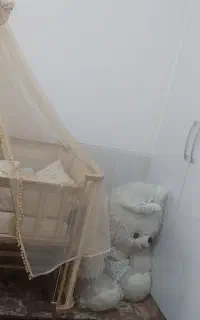 گهواره وتخت کنارمادر