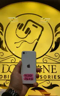 Iphone se2020 256گیگ