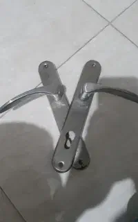 دستگیره و مغزی درب بازکن درب