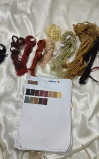 دار تابلوفرش با دو نقشه و نخ و وسایل