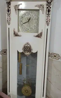 تعدادی وسیله ی خانه به فروش می‌رود