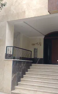شاگرد و استاد کار برای سنگ کاری