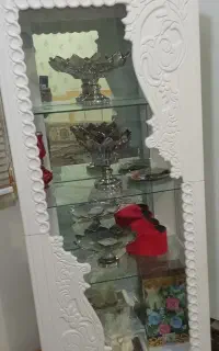 بوفه رنگ سفید بدون رنگ پریدگی یا شکستگی سالم