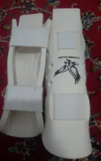 لباس کنگفو مایل به ووشو همراه با تجهیزات