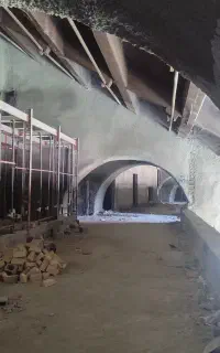 بنای سیمانکار و کف ساز و کارگر ساده