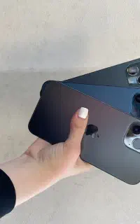 گوشی ایفون 12promax 256 خیلی تمیز دو سیم پک اصلی