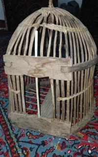 قفس چوبی زیبا