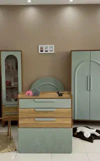 تخت نوزاد و سیسمونی برگ