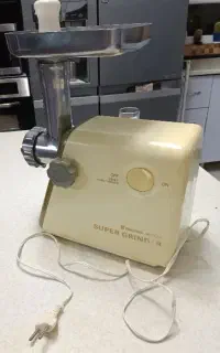چرخ گوشت ناسیونال اصل ژاپن