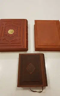 ۳ جلد عدد کتاب قرآن کریم نفیس با جعبه برجسته نو