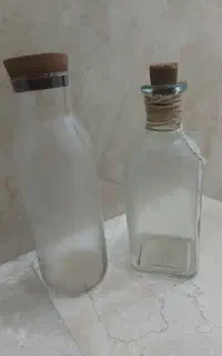 دوتا بطری شیشه ای  باهم ۳۰۰ تومن