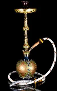 استخدام قلیان زن ماهر