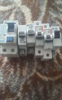 فیوز برق