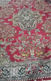 فرش قرمز