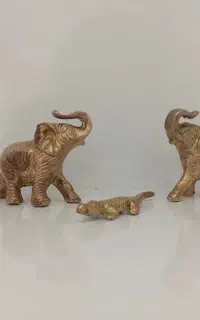 مجسمه برنجی