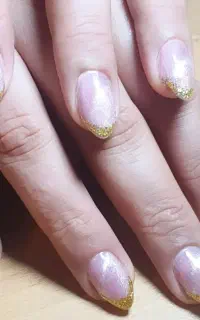 کاشت ناخن حرفه ای با تخفیف ویژه