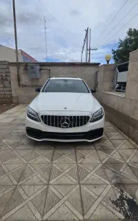 بنز c۳۰۰ ۲۰۱۹ یک گلگیر رنگ دوبی