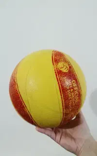 توپ والیبال