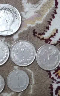 سکه های پهلوی شروع قیمت 5.200 هست