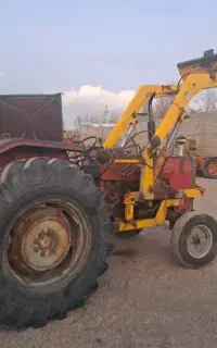 استخدام راننده تراکتور بیل دار(حرفه ای)