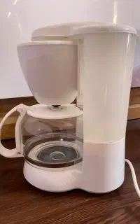 قهوه ساز کلترونیک همراه با جعبه . نو