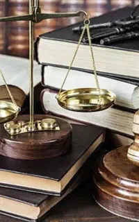 وکیل پایه یک دادگستری