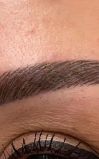 میکروبلیدینگ وآرایش دائم صورت تخصصی